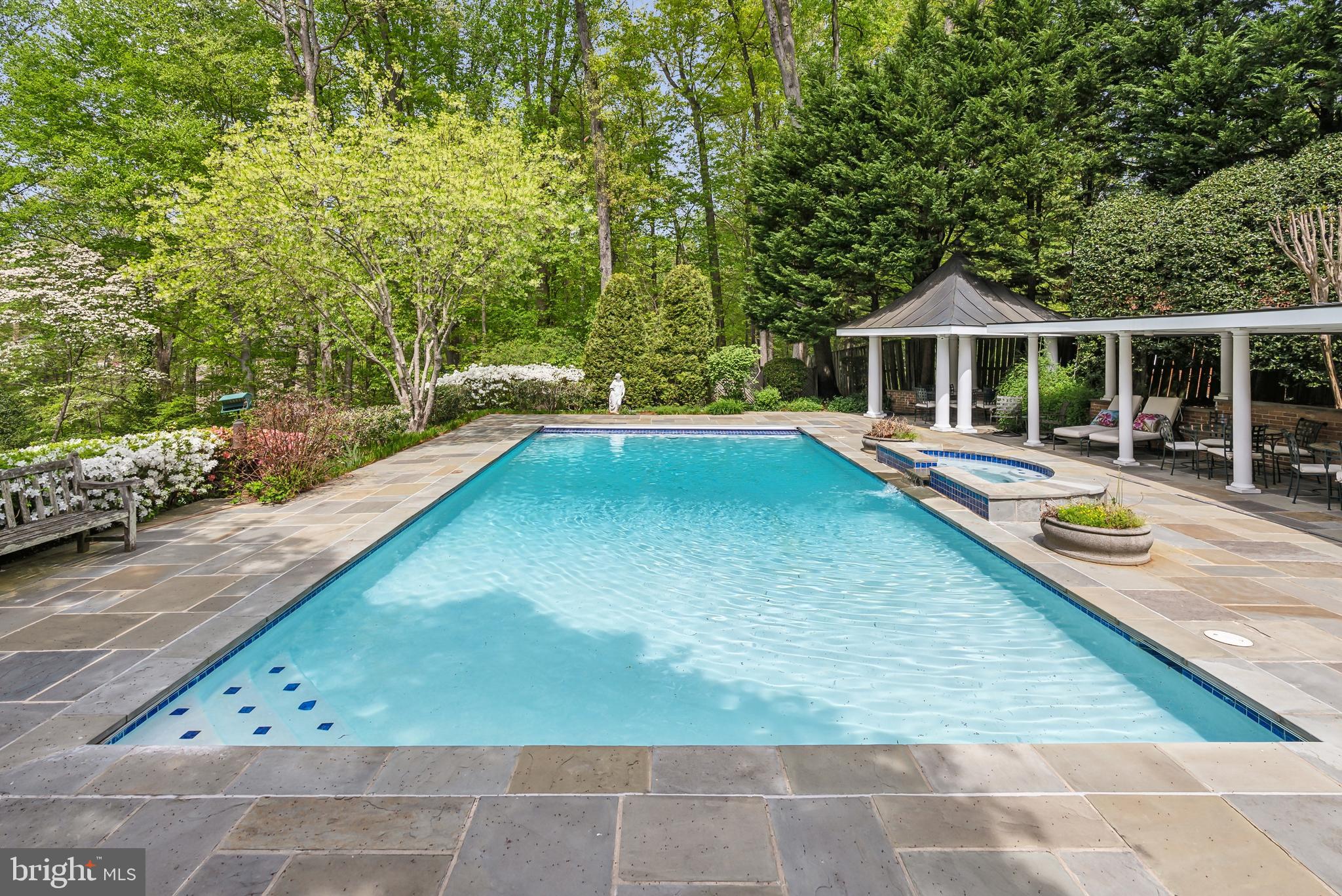 932 WOBURN COURT
