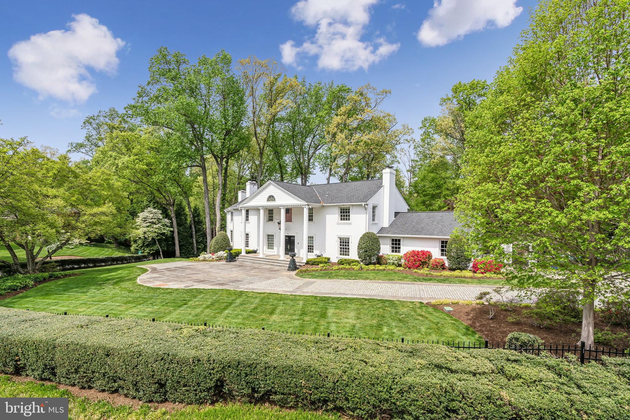 932 WOBURN COURT