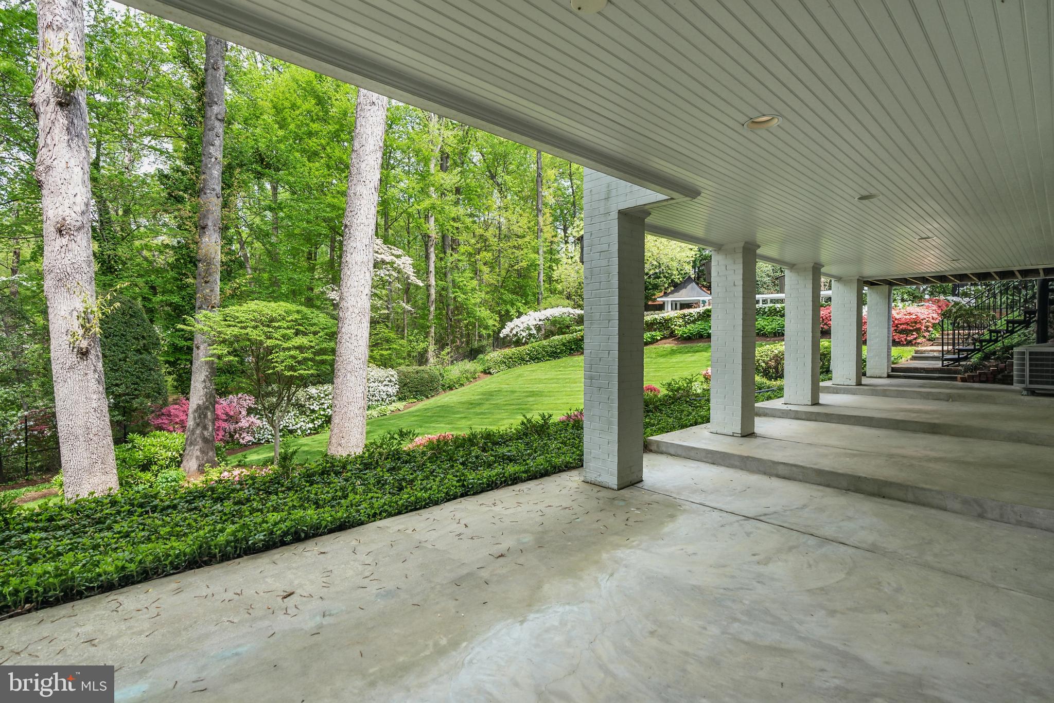 932 WOBURN COURT