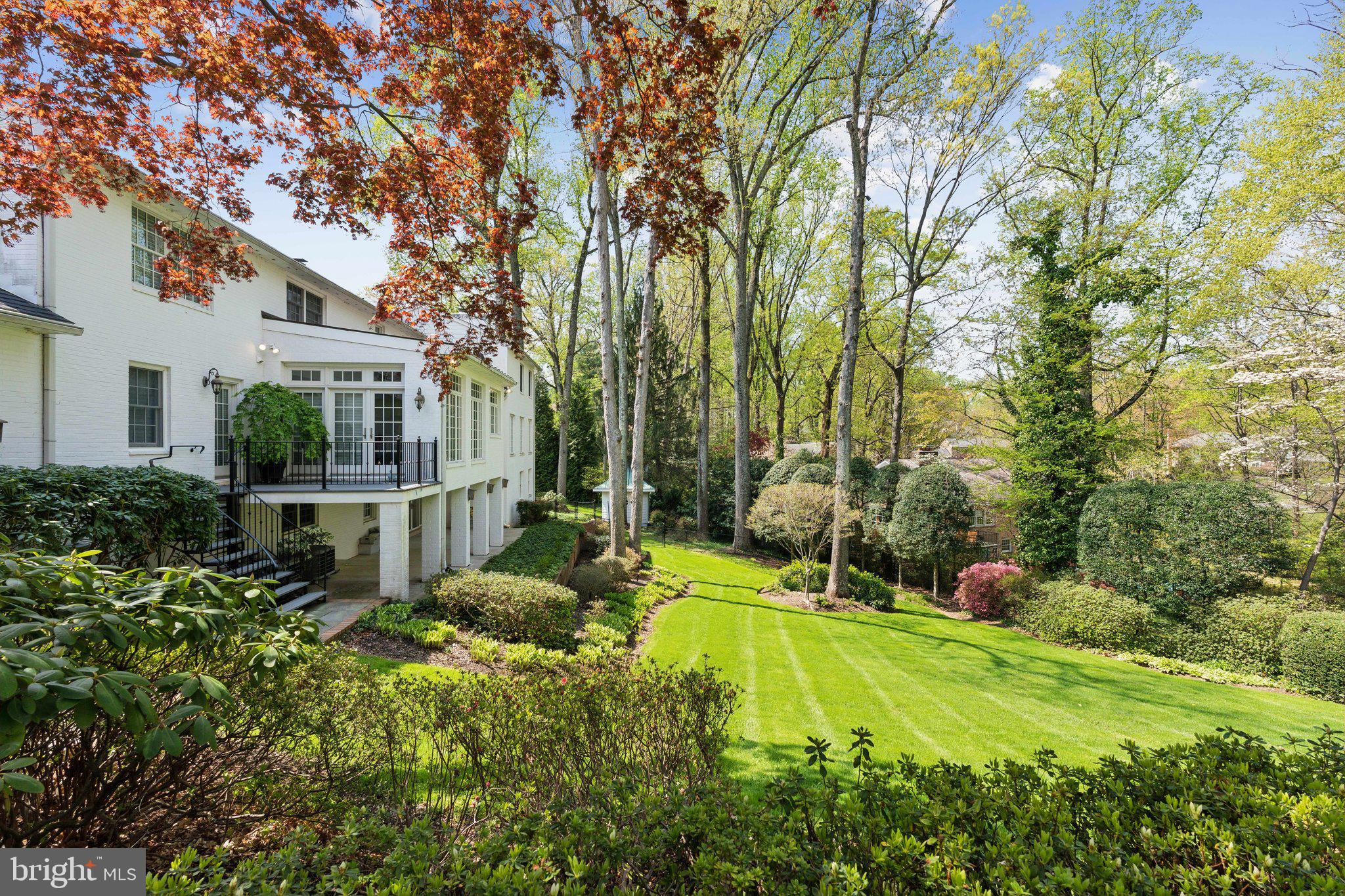 932 WOBURN COURT