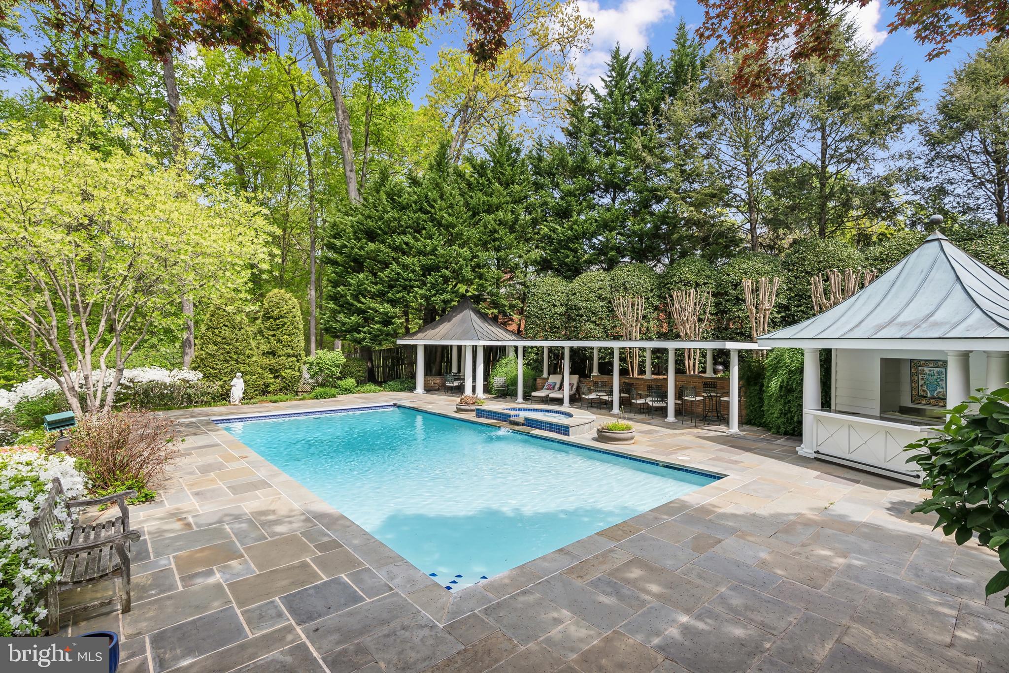 932 WOBURN COURT