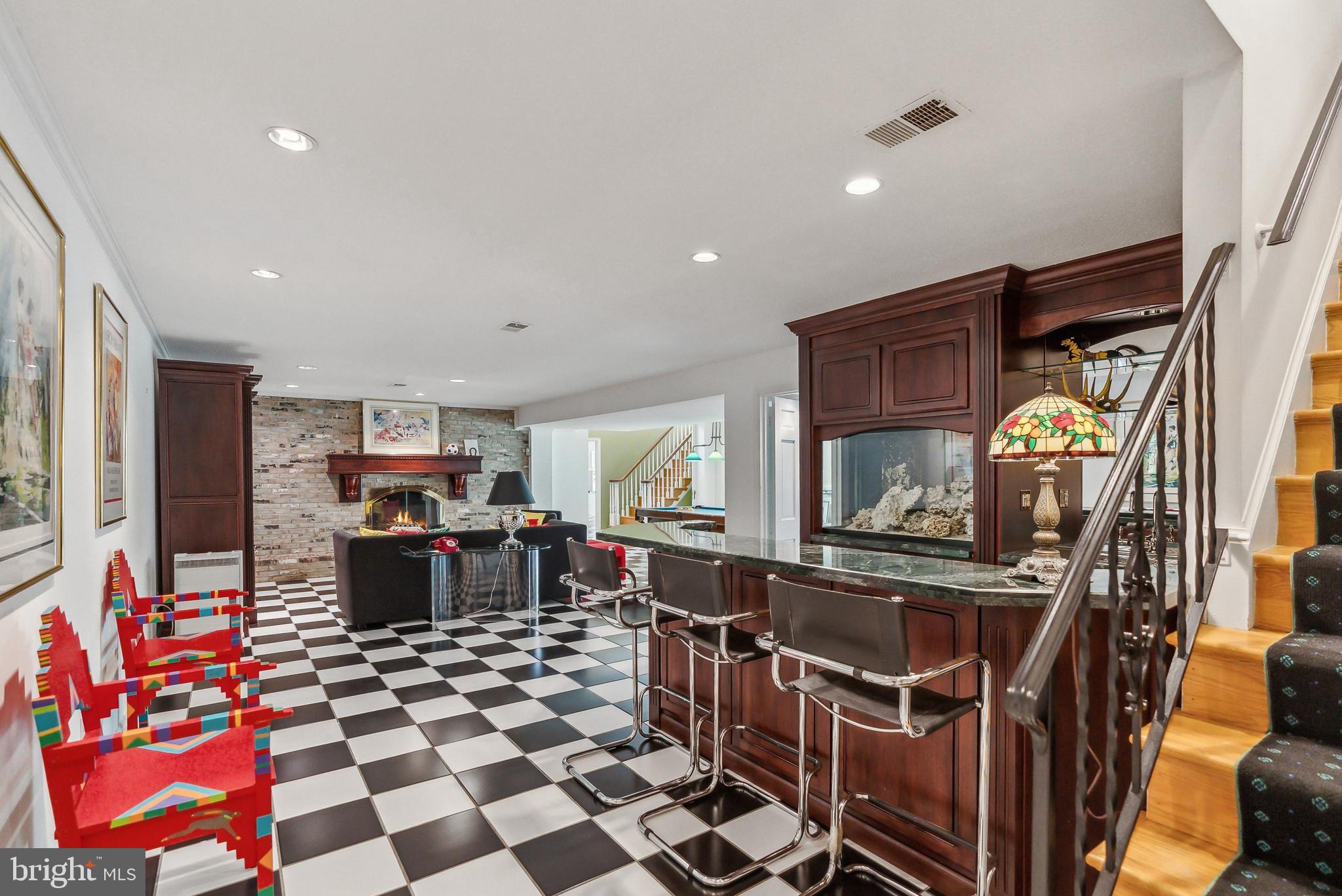 932 WOBURN COURT