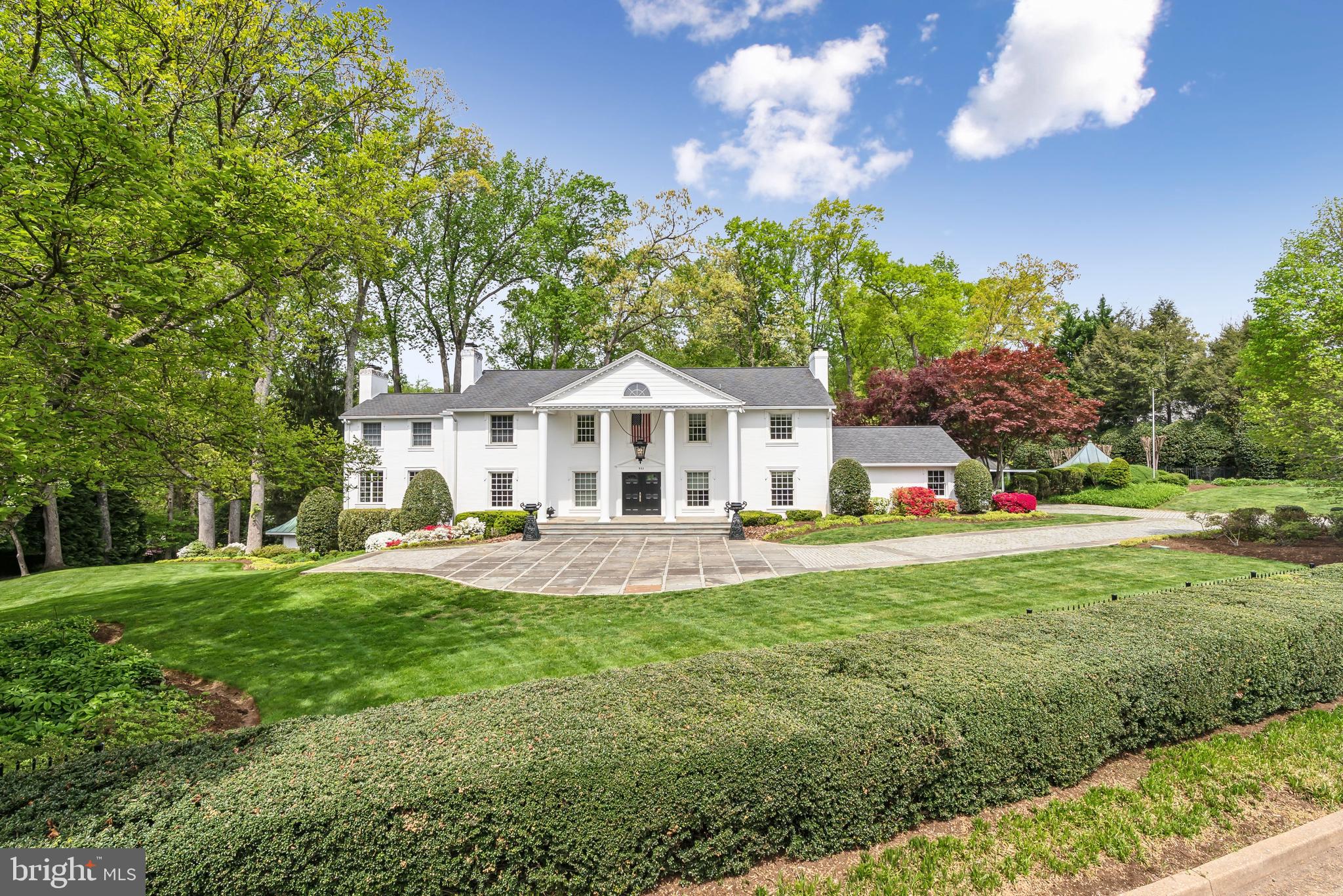 932 WOBURN COURT