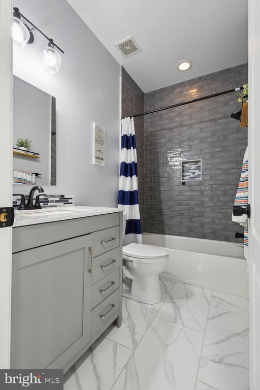 7545 GREAT SWAN COURT