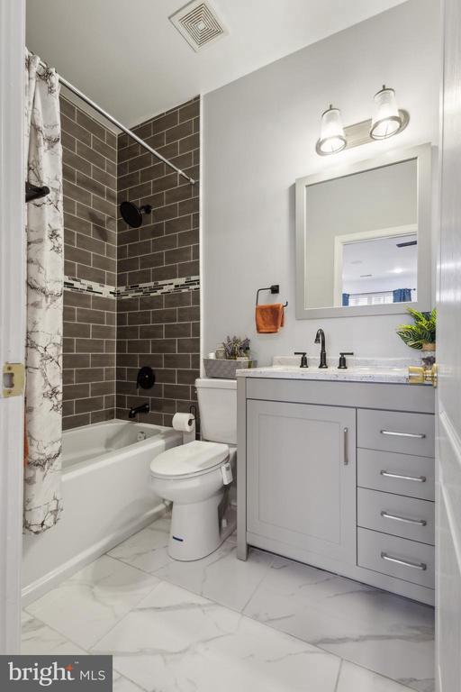 7545 GREAT SWAN COURT
