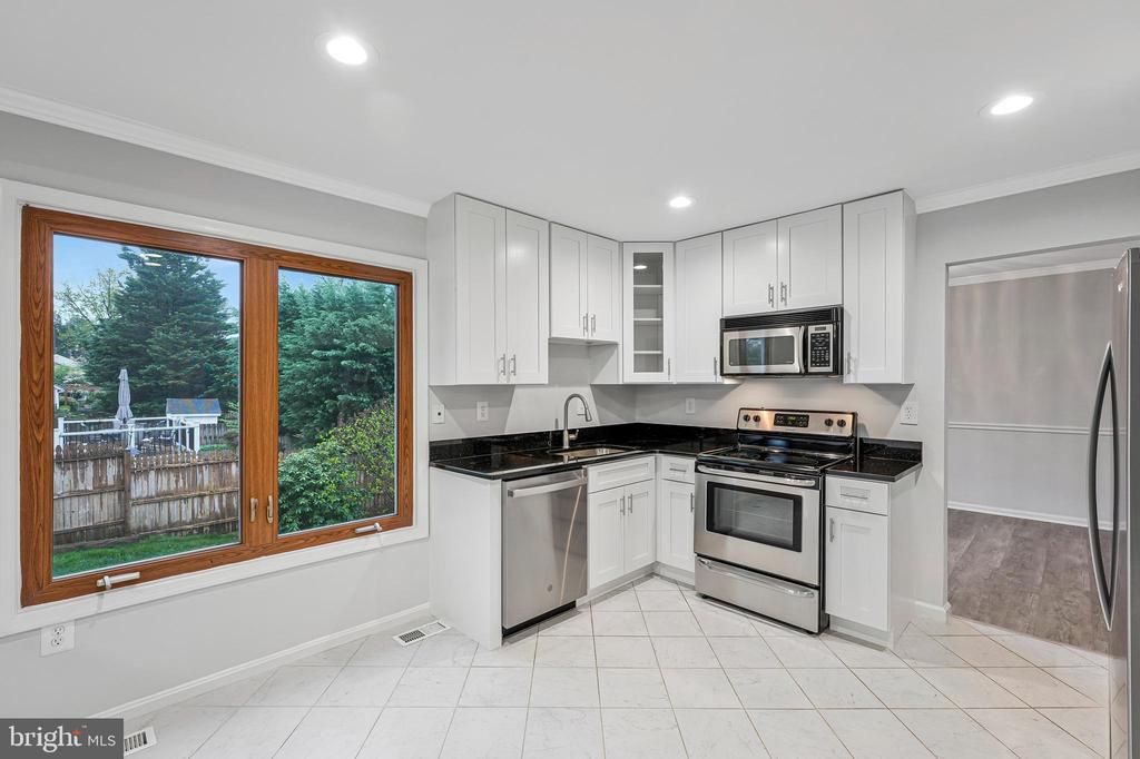 9921 COURTHOUSE WOODS COURT