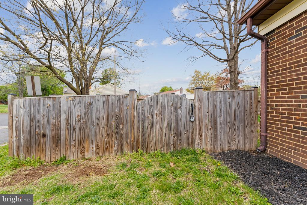 7301 BEVERLY PARK DRIVE
