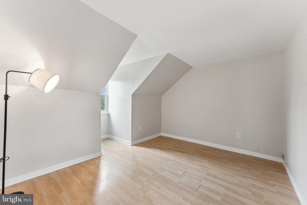 7301 BEVERLY PARK DRIVE