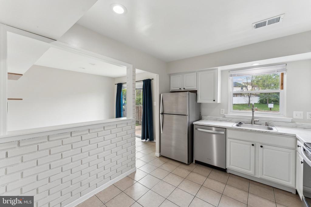 7301 BEVERLY PARK DRIVE