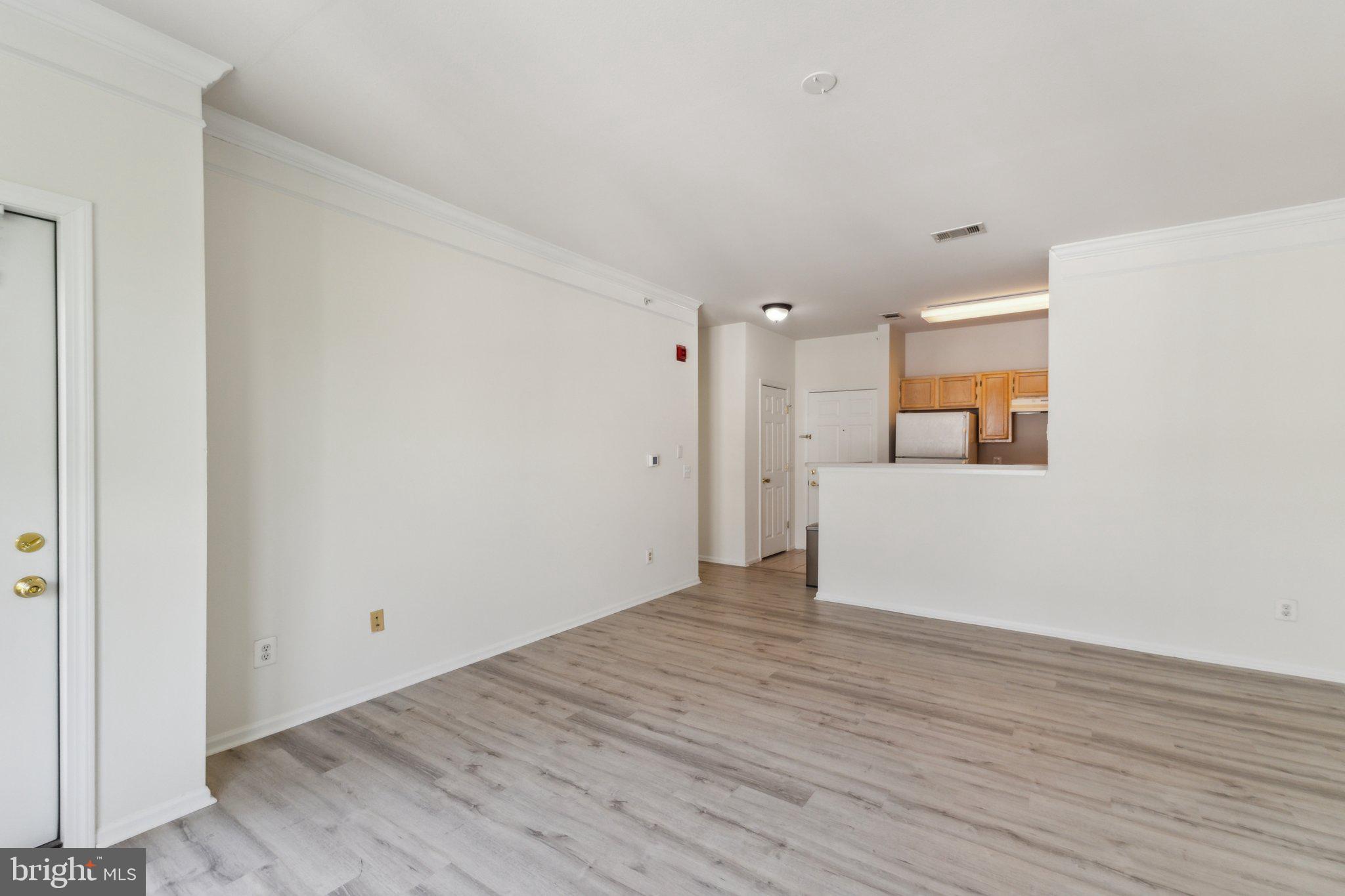 1591 SPRING GATE DRIVE 3415