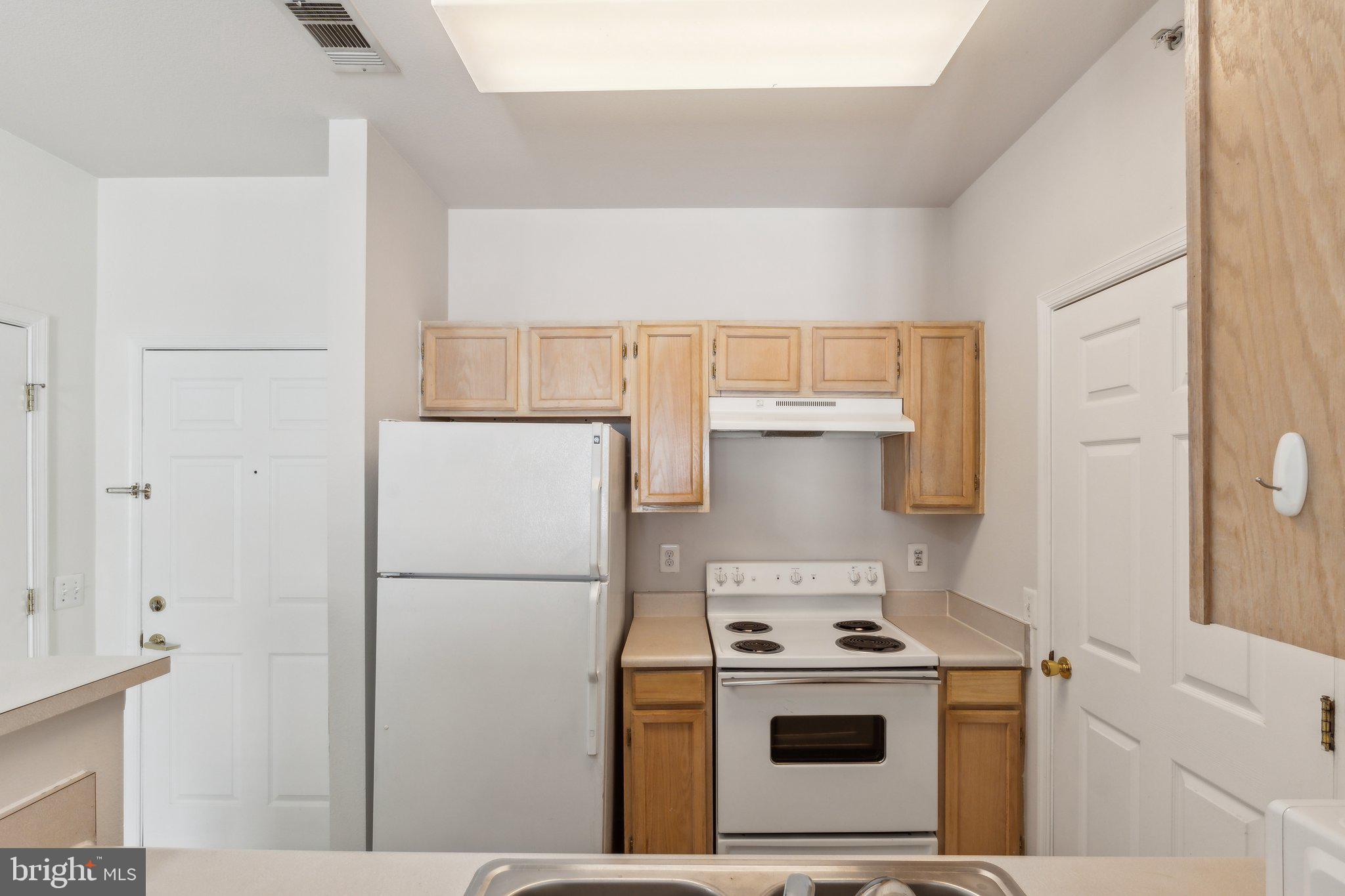 1591 SPRING GATE DRIVE 3415