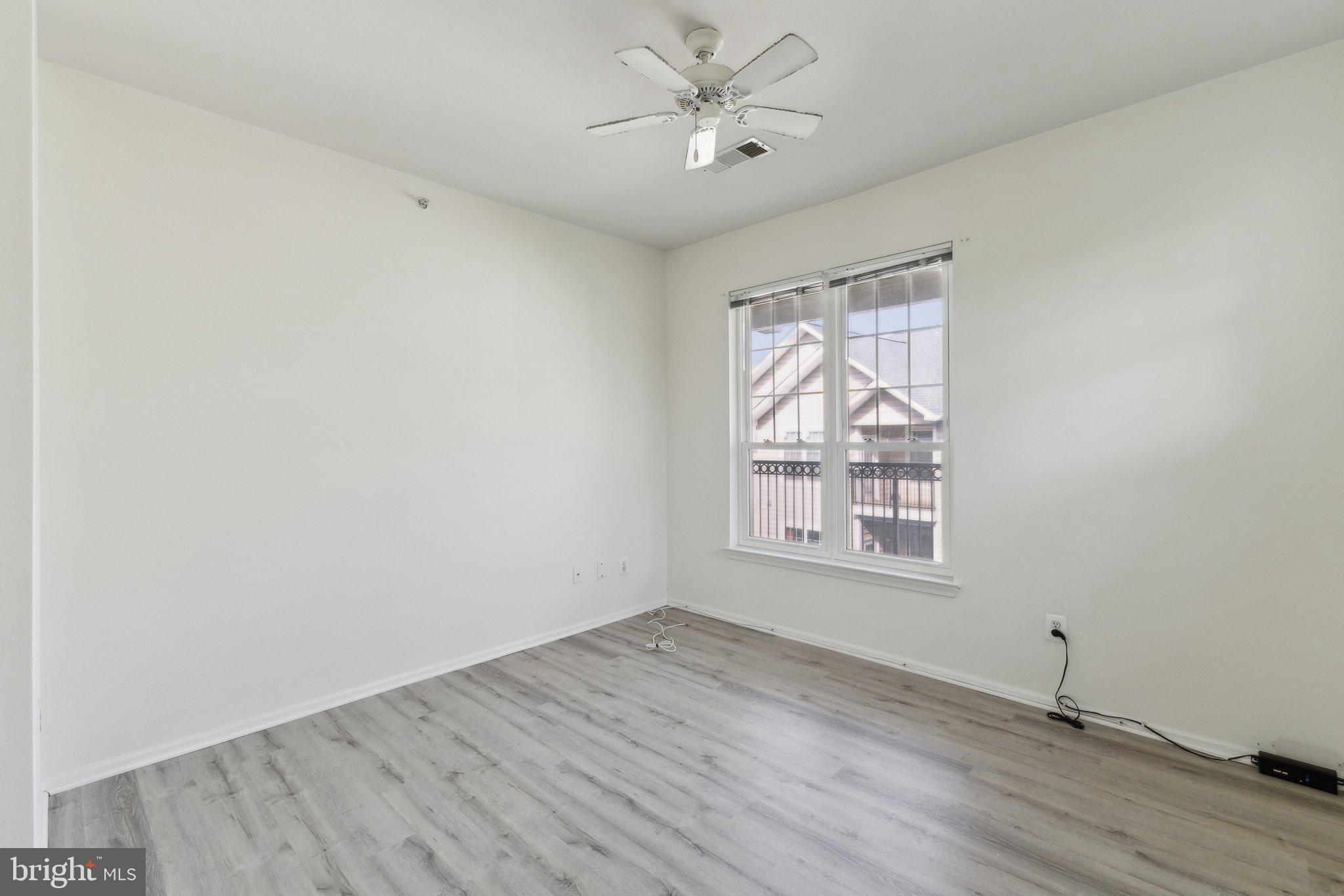 1591 SPRING GATE DRIVE 3415