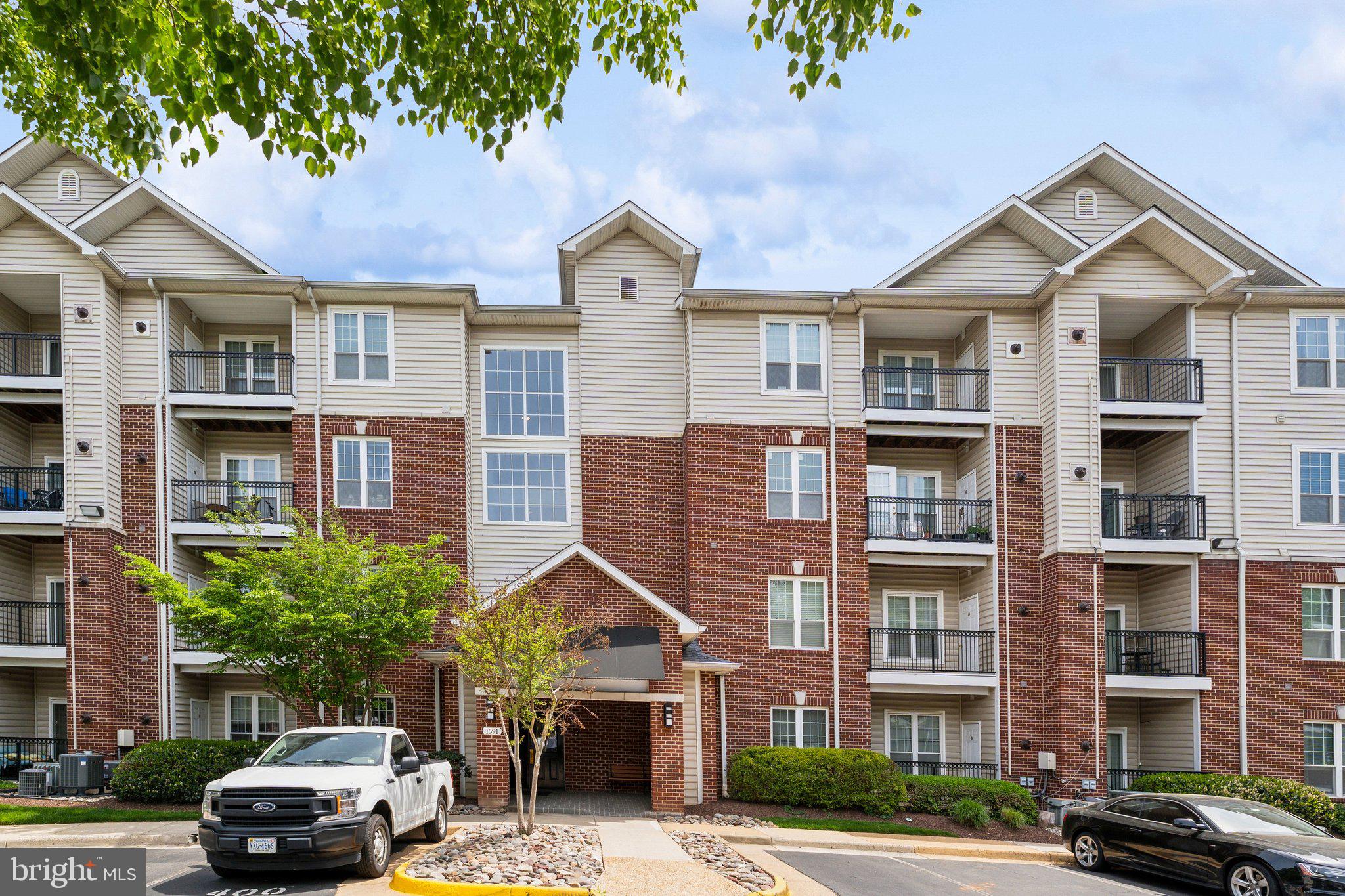 1591 SPRING GATE DRIVE 3415