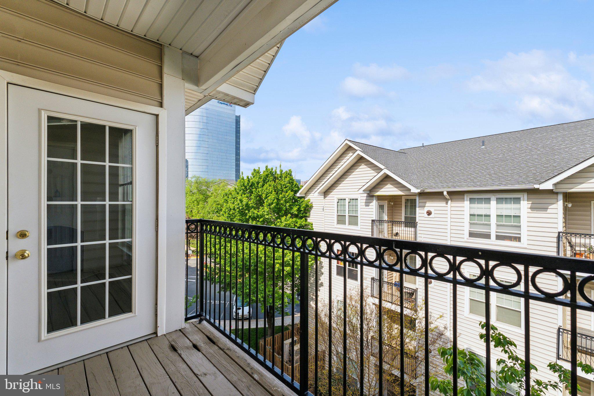 1591 SPRING GATE DRIVE 3415