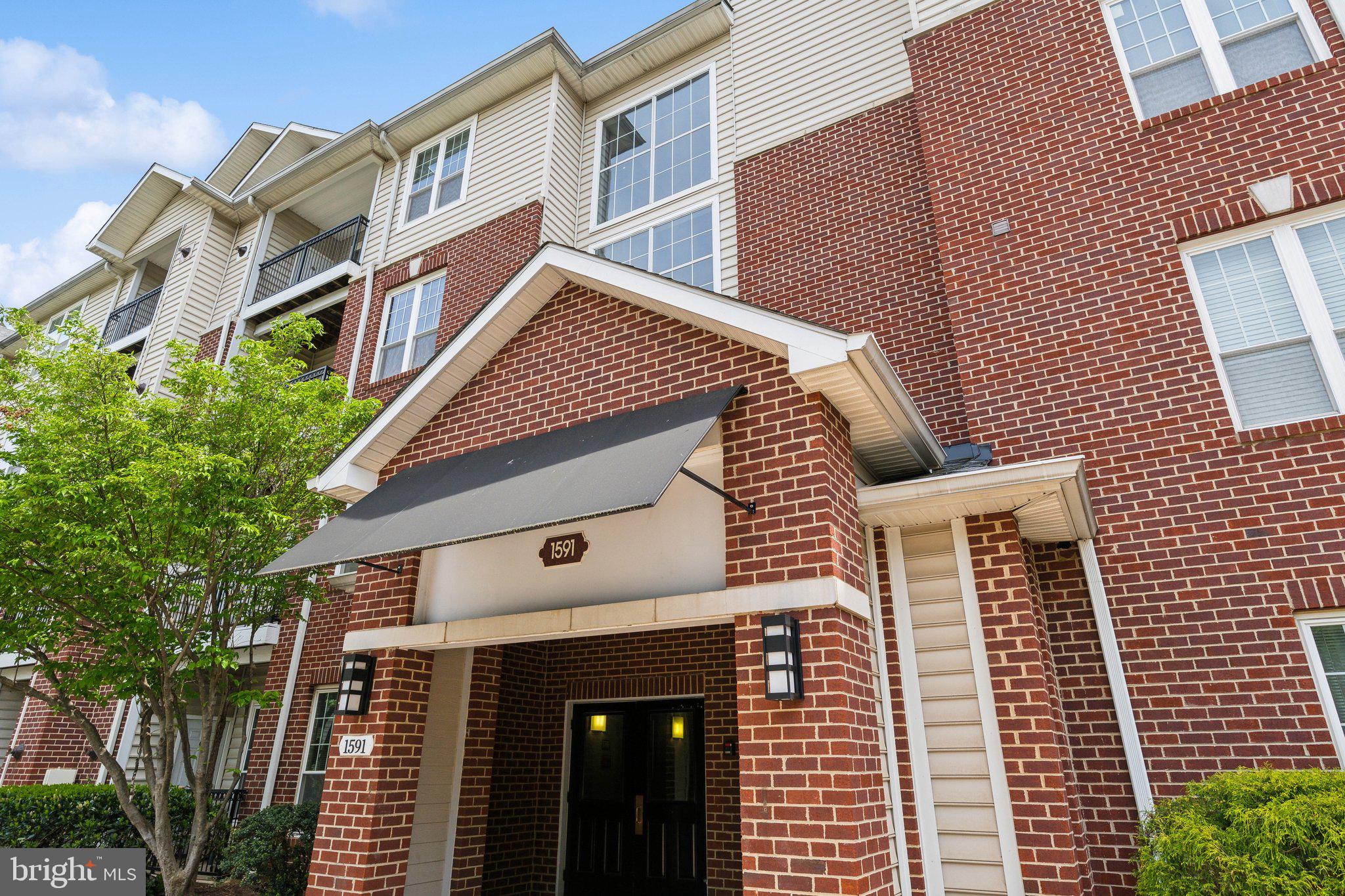 1591 SPRING GATE DRIVE 3415