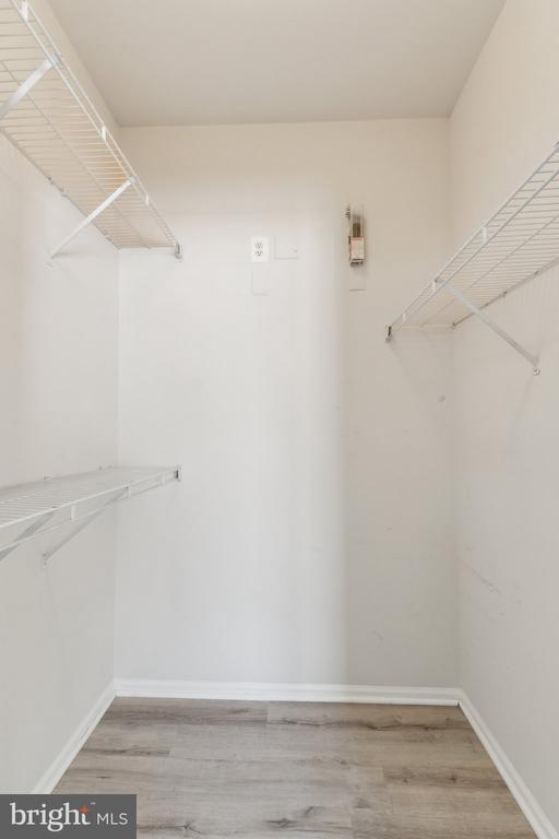 1591 SPRING GATE DRIVE 3415