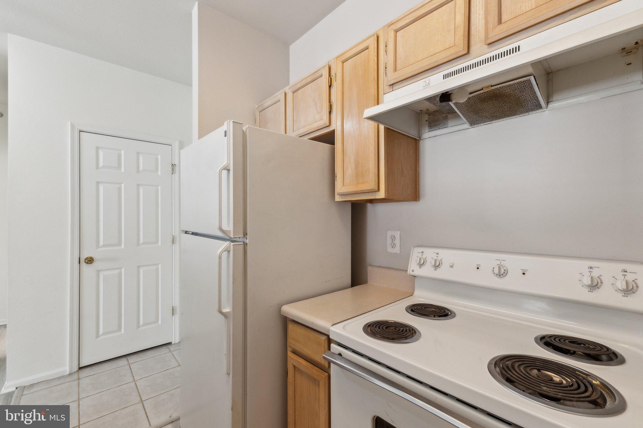 1591 SPRING GATE DRIVE 3415