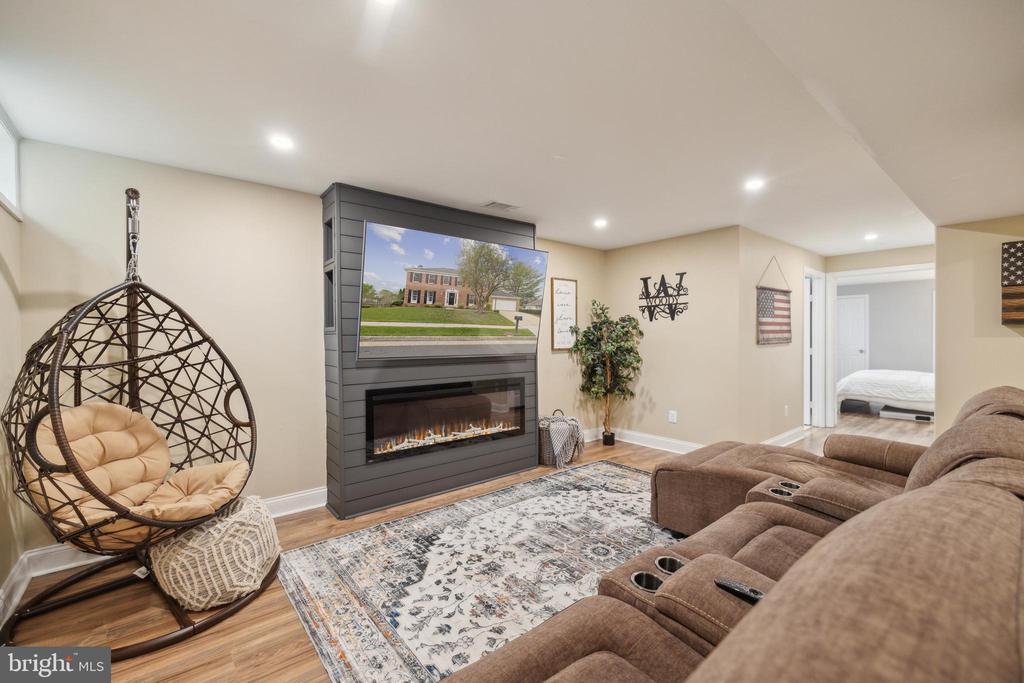 12527 MISTY WATER DRIVE
