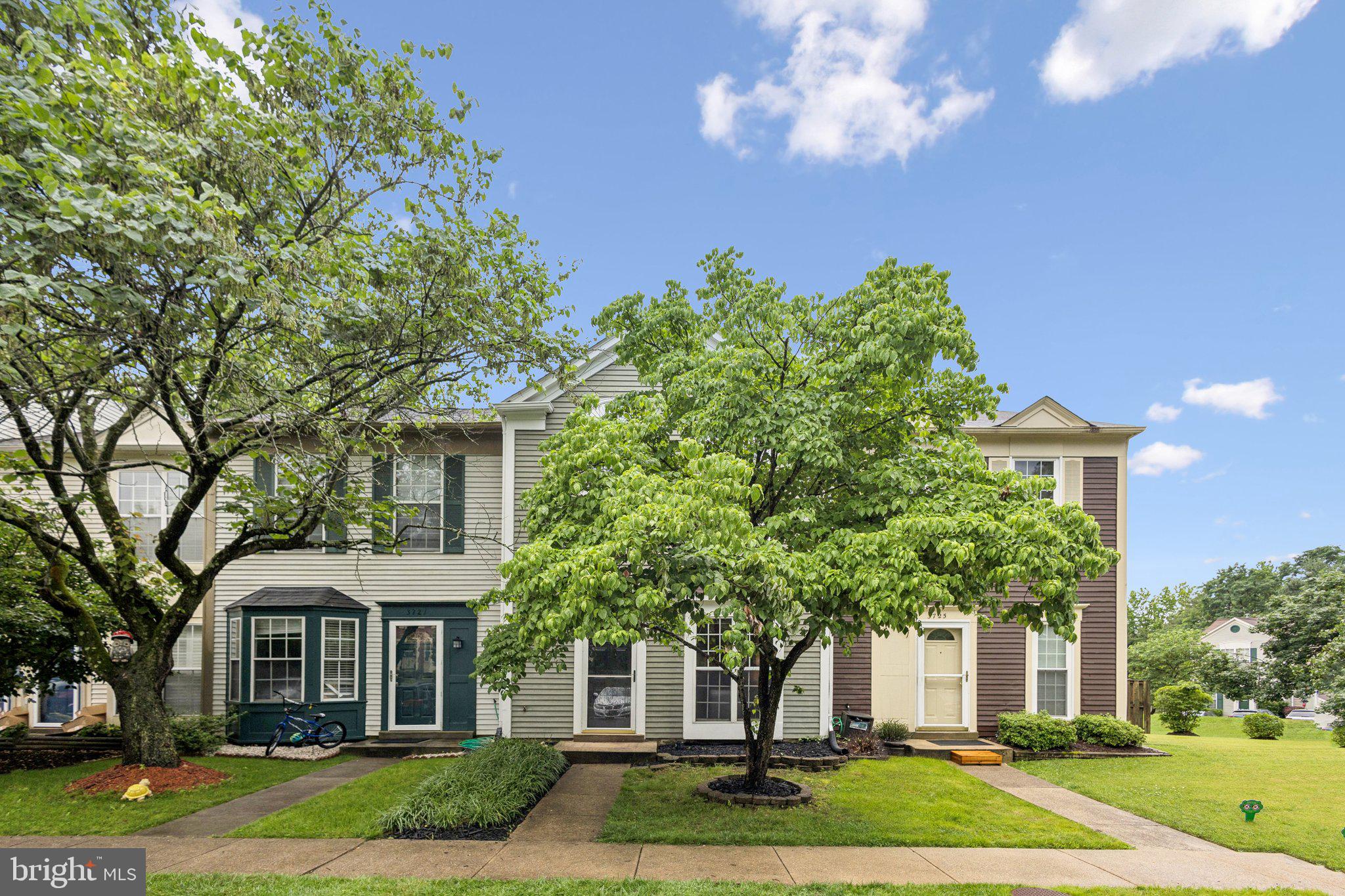 3723 HAMPTON COURT