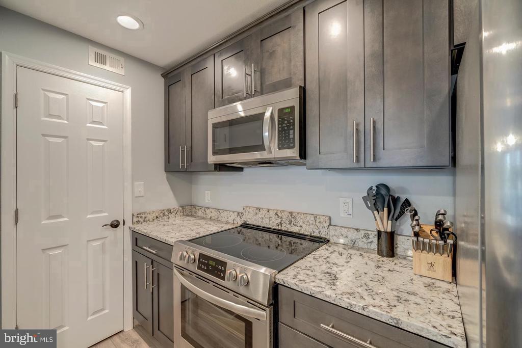 3920 PENDERVIEW DRIVE 334
