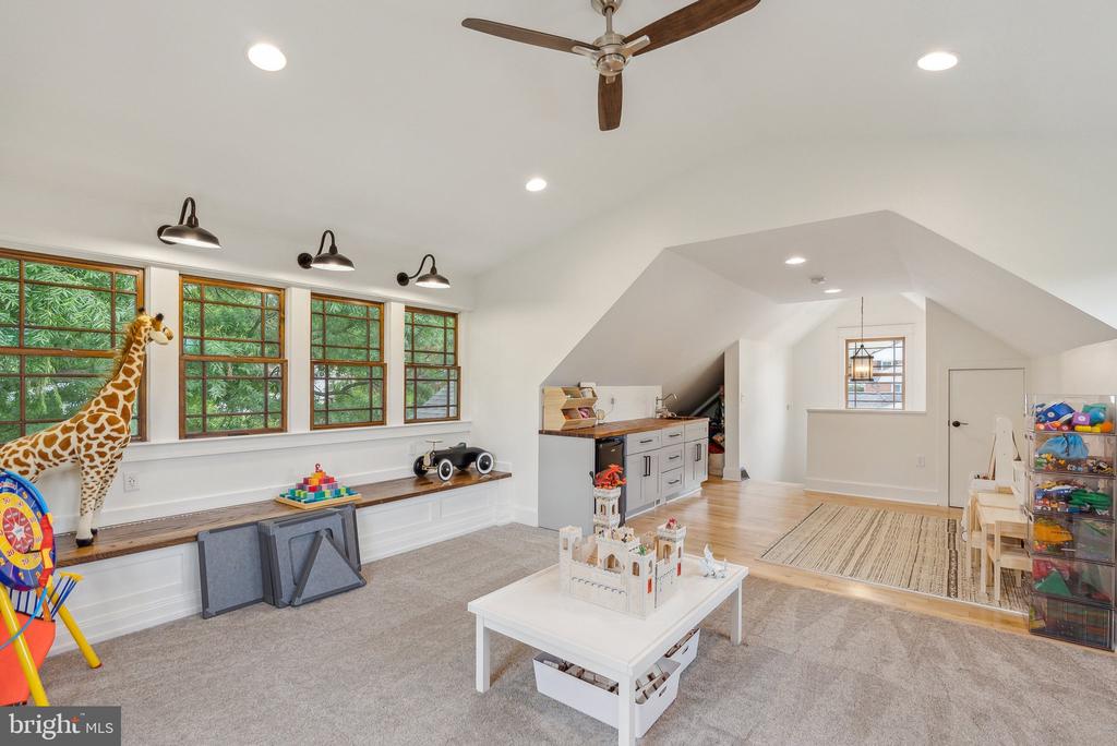 3703 HEATHER COURT