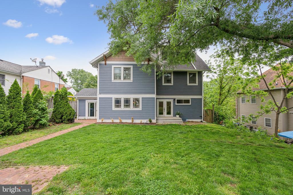 3703 HEATHER COURT