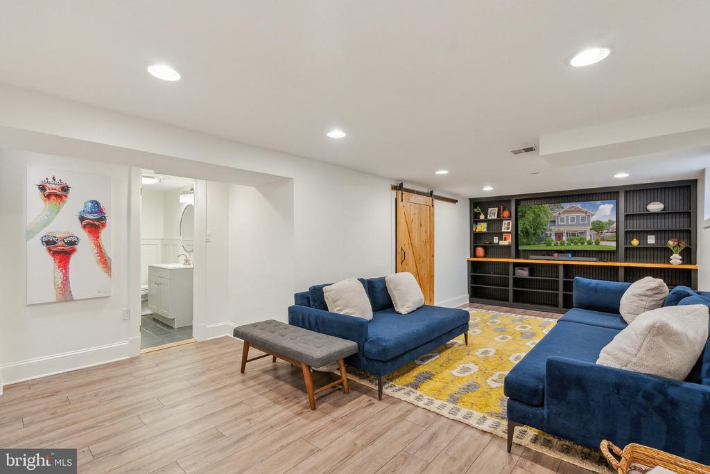 3703 HEATHER COURT