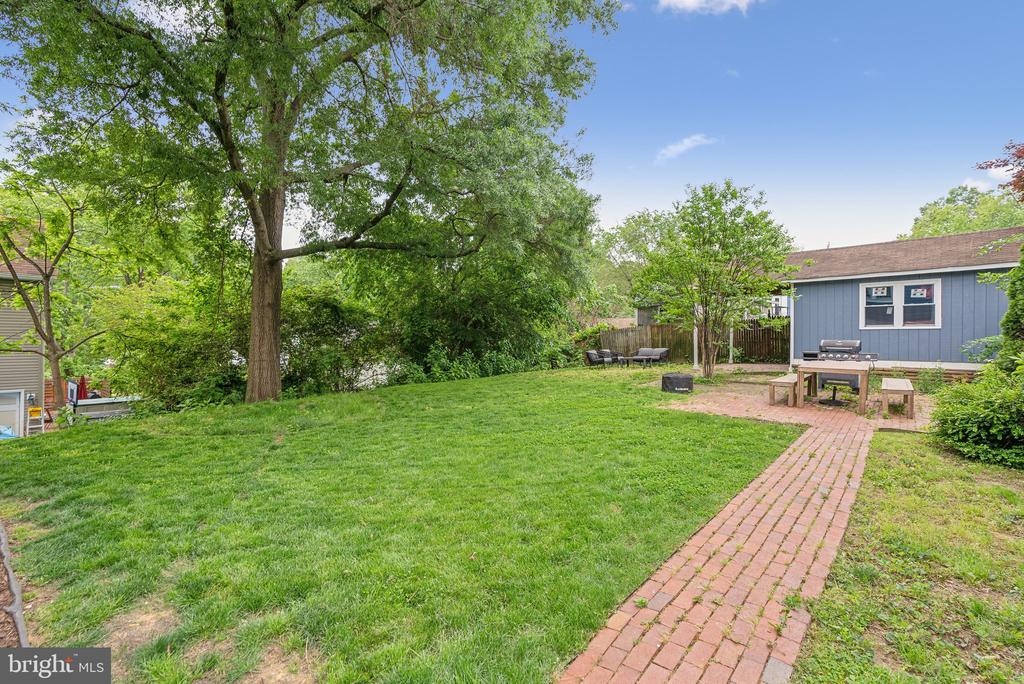 3703 HEATHER COURT