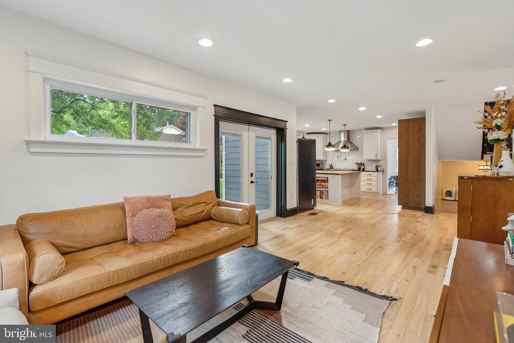 3703 HEATHER COURT