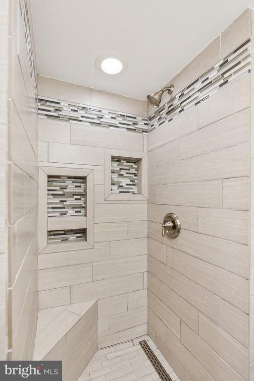 3703 HEATHER COURT