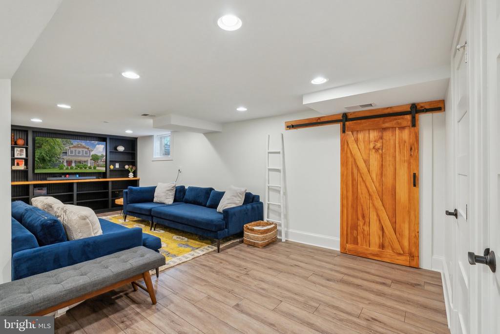 3703 HEATHER COURT