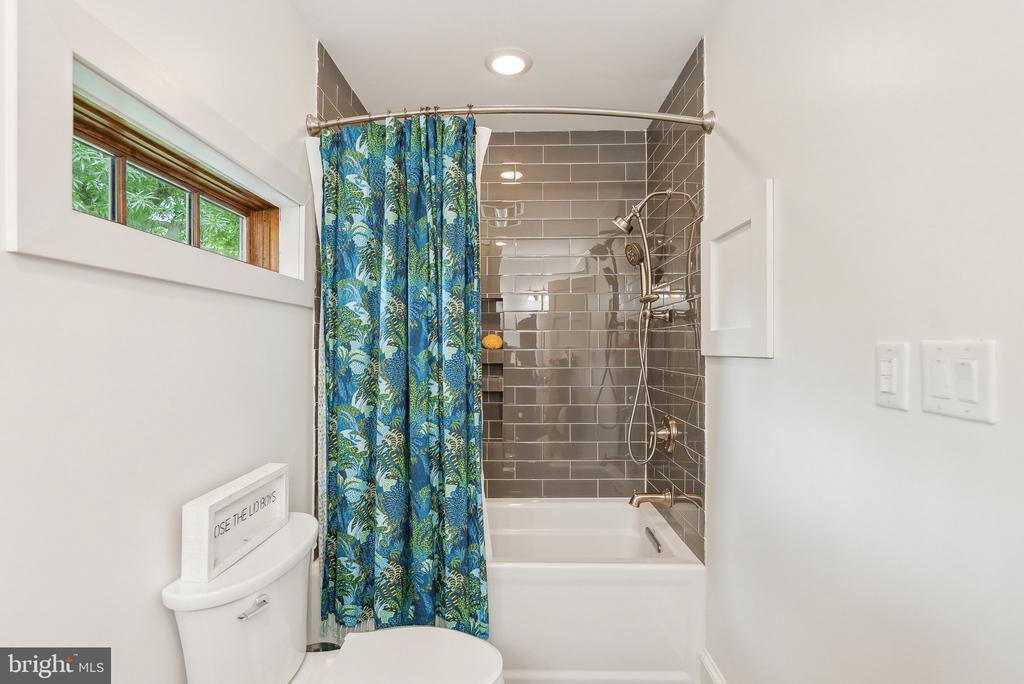 3703 HEATHER COURT