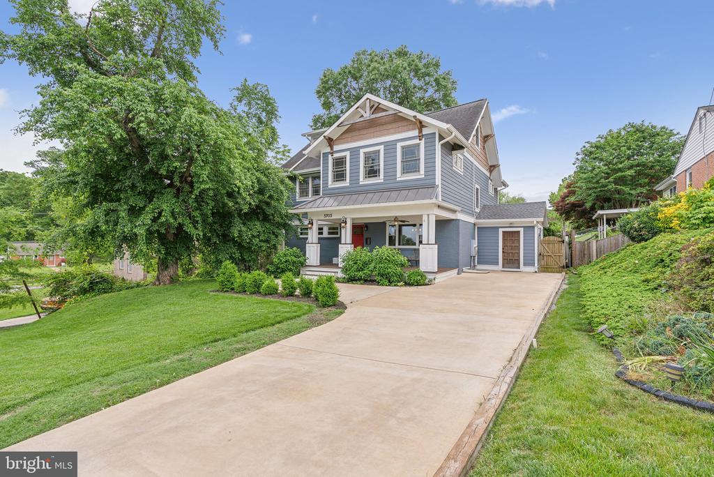 3703 HEATHER COURT