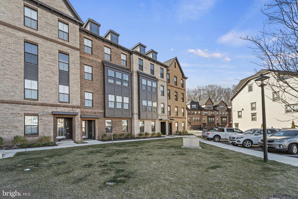12384 AZURE LANE 3