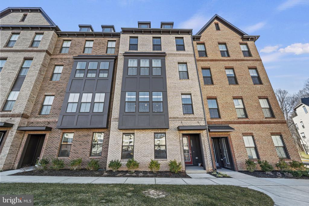 12384 AZURE LANE 3