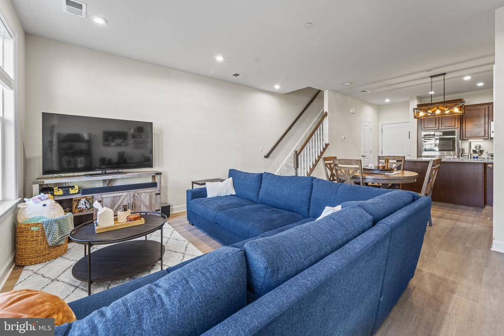 12384 AZURE LANE 3