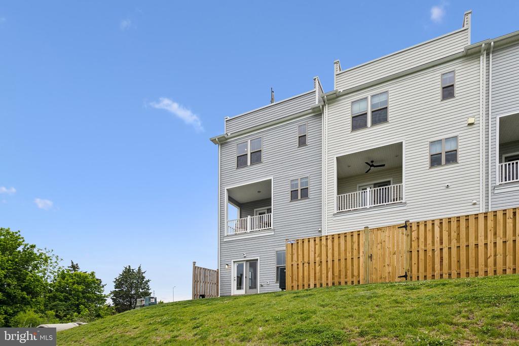 2627 LOGANBERRY DRIVE
