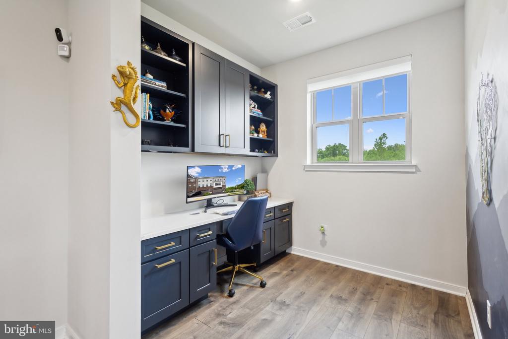 2627 LOGANBERRY DRIVE