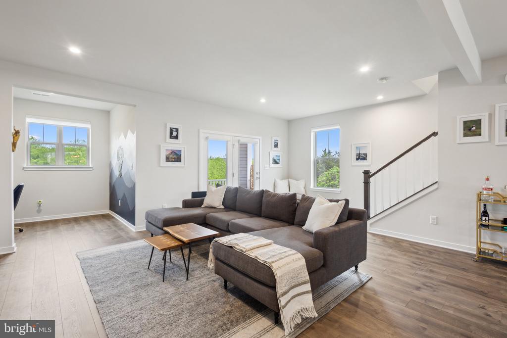 2627 LOGANBERRY DRIVE