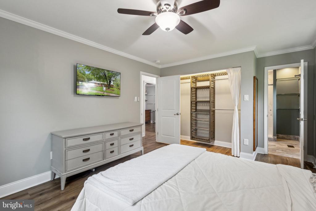 1250 REDWOOD COURT
