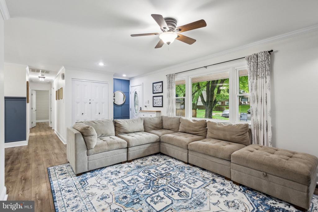 1250 REDWOOD COURT