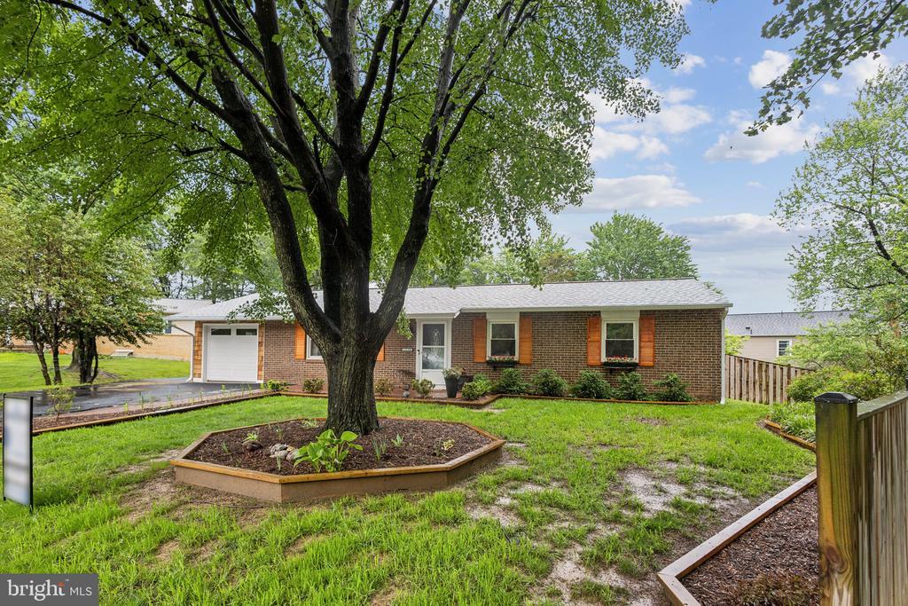 1250 REDWOOD COURT
