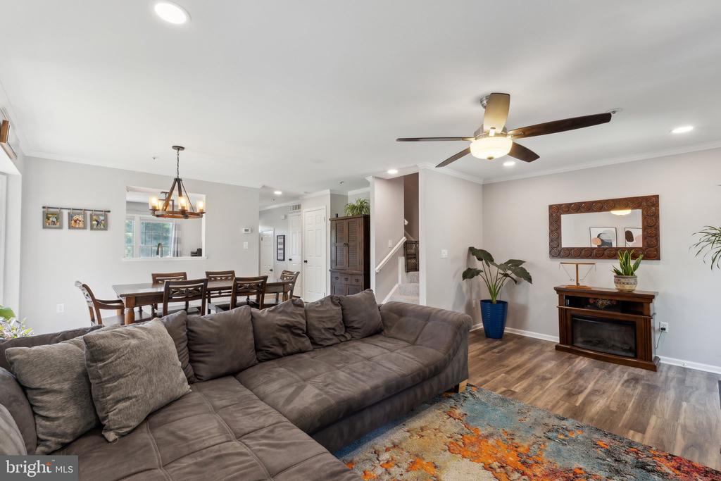 6823 MALTON COURT