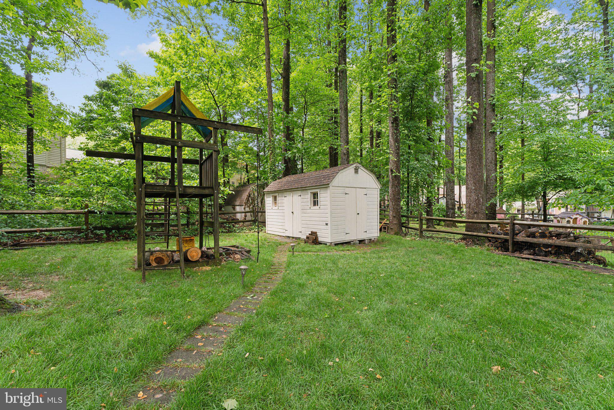 6554 GLADEVIEW COURT
