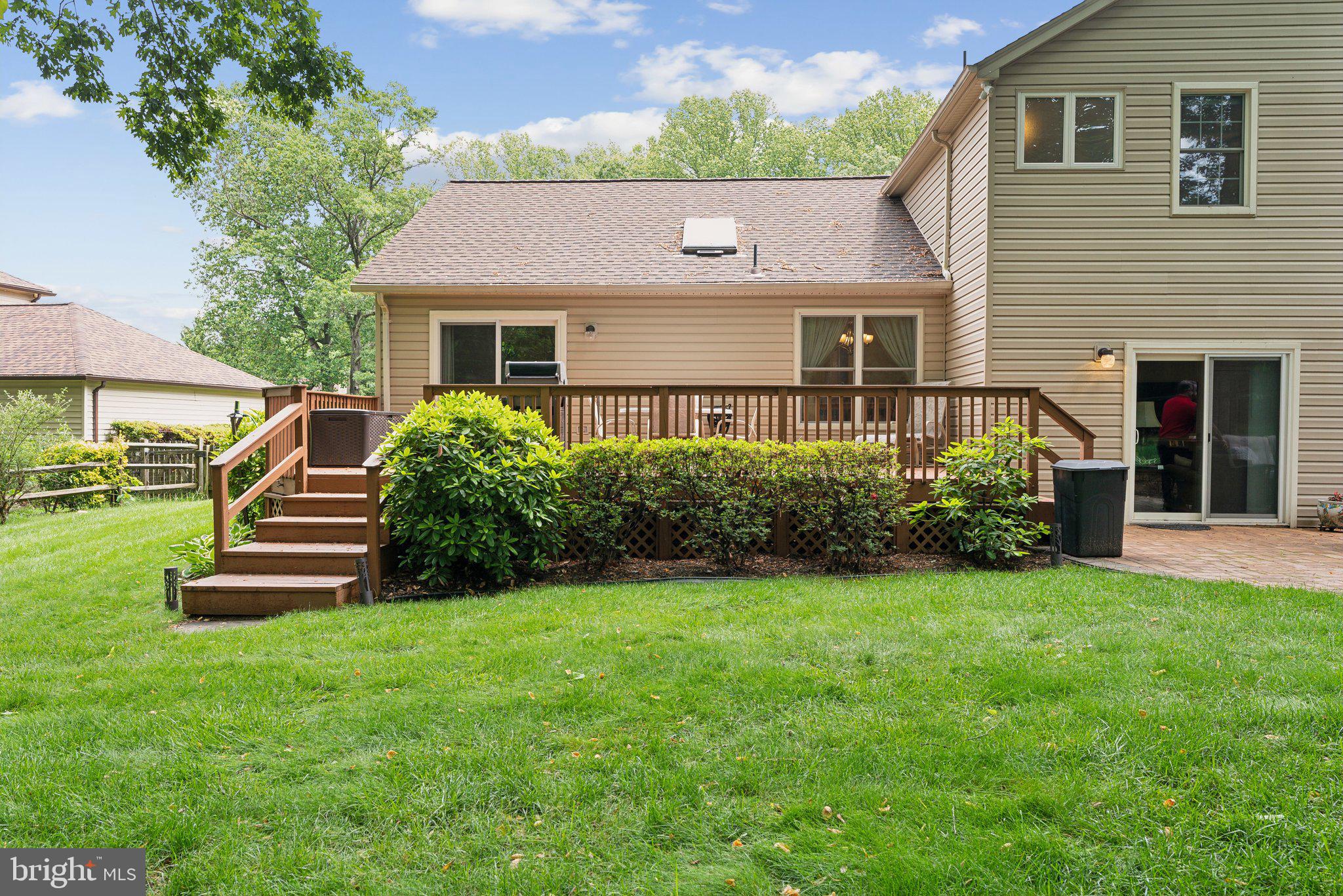 6554 GLADEVIEW COURT