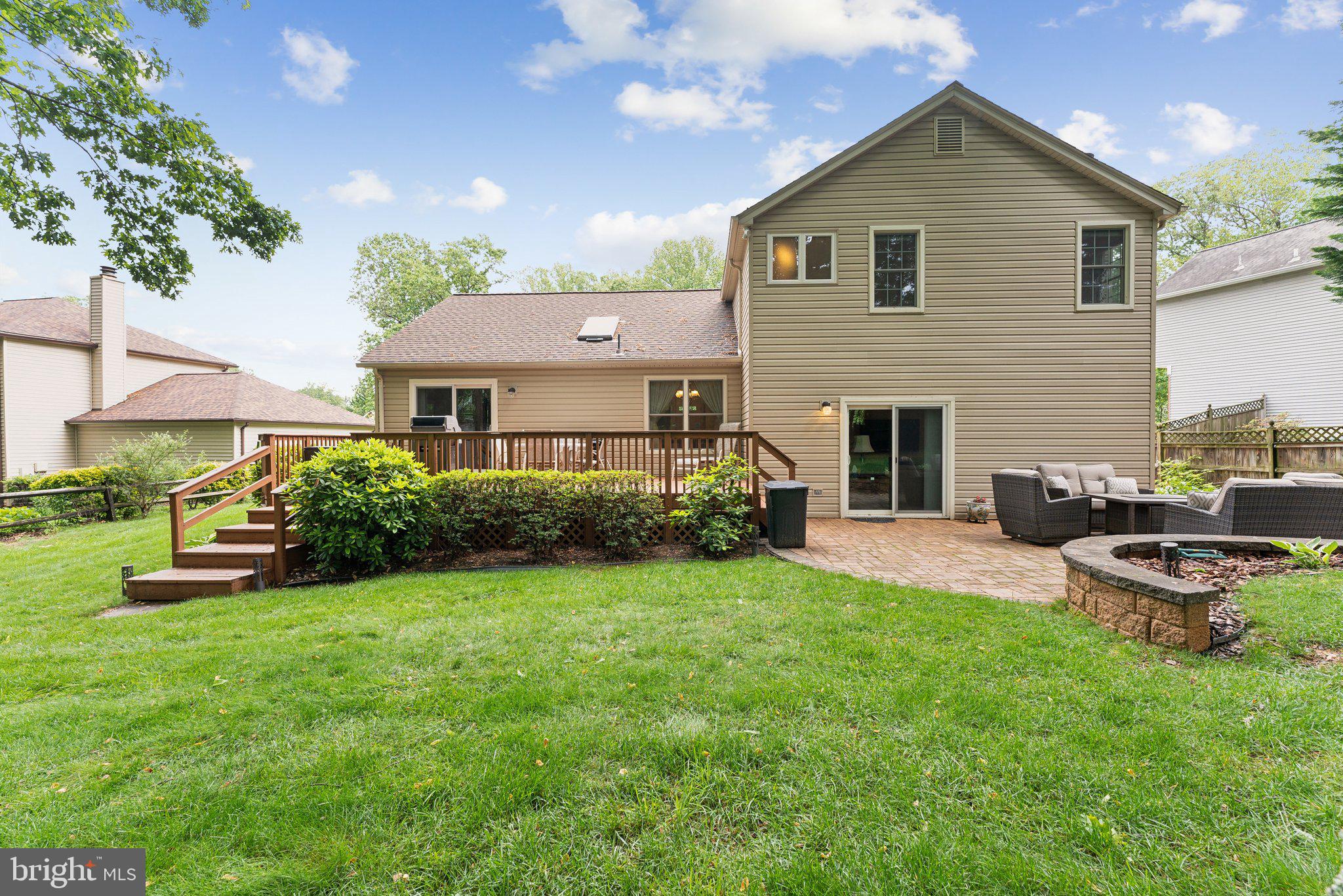 6554 GLADEVIEW COURT