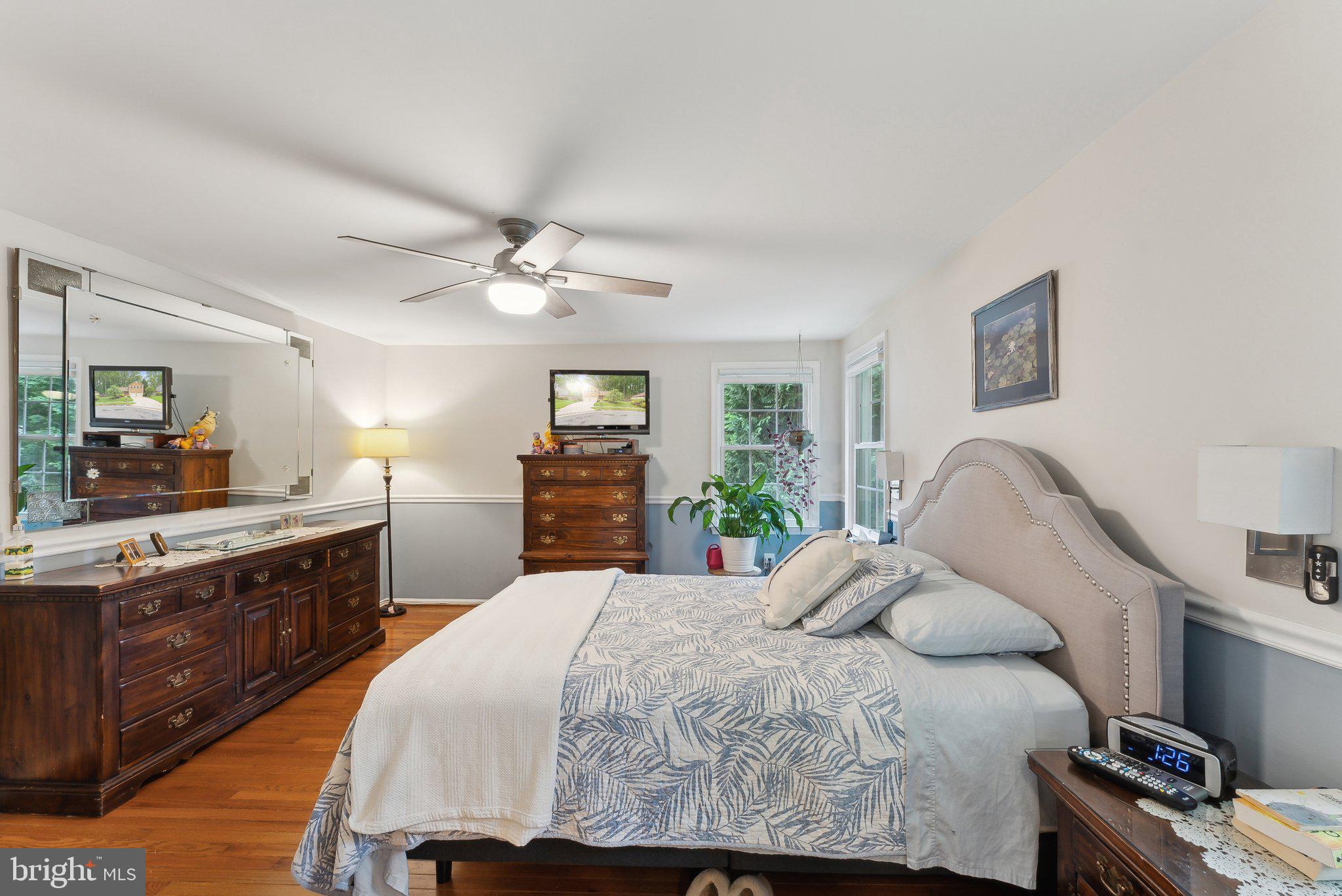 6554 GLADEVIEW COURT