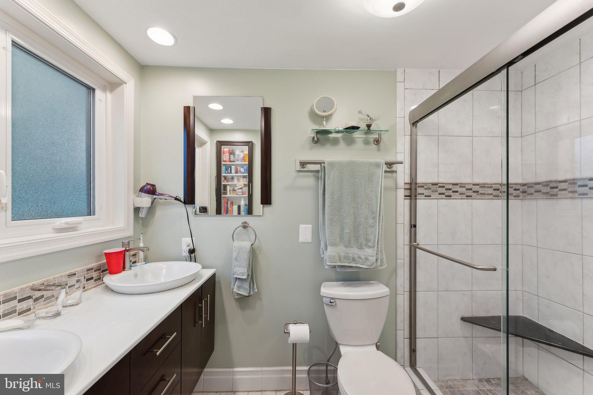 6554 GLADEVIEW COURT