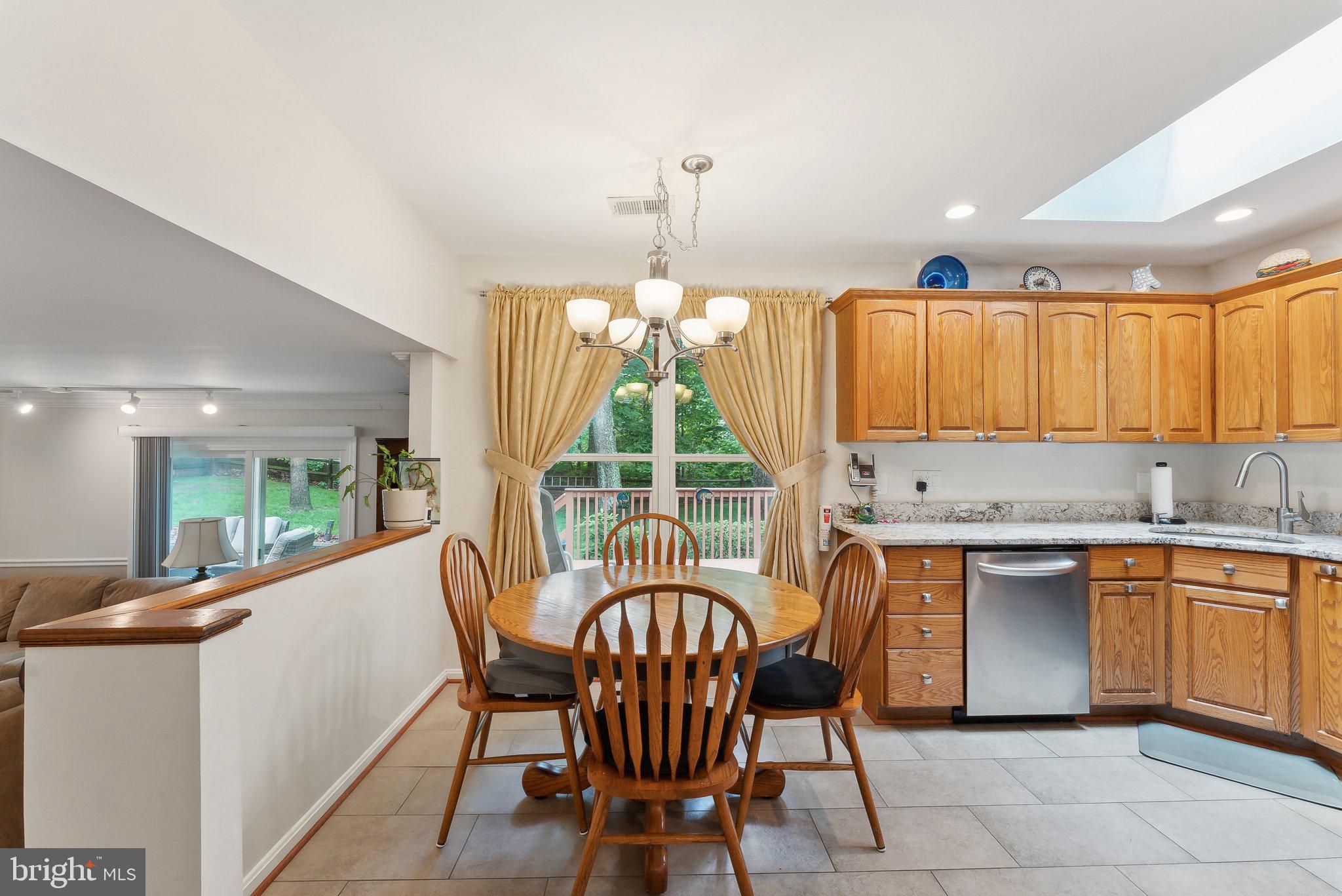 6554 GLADEVIEW COURT