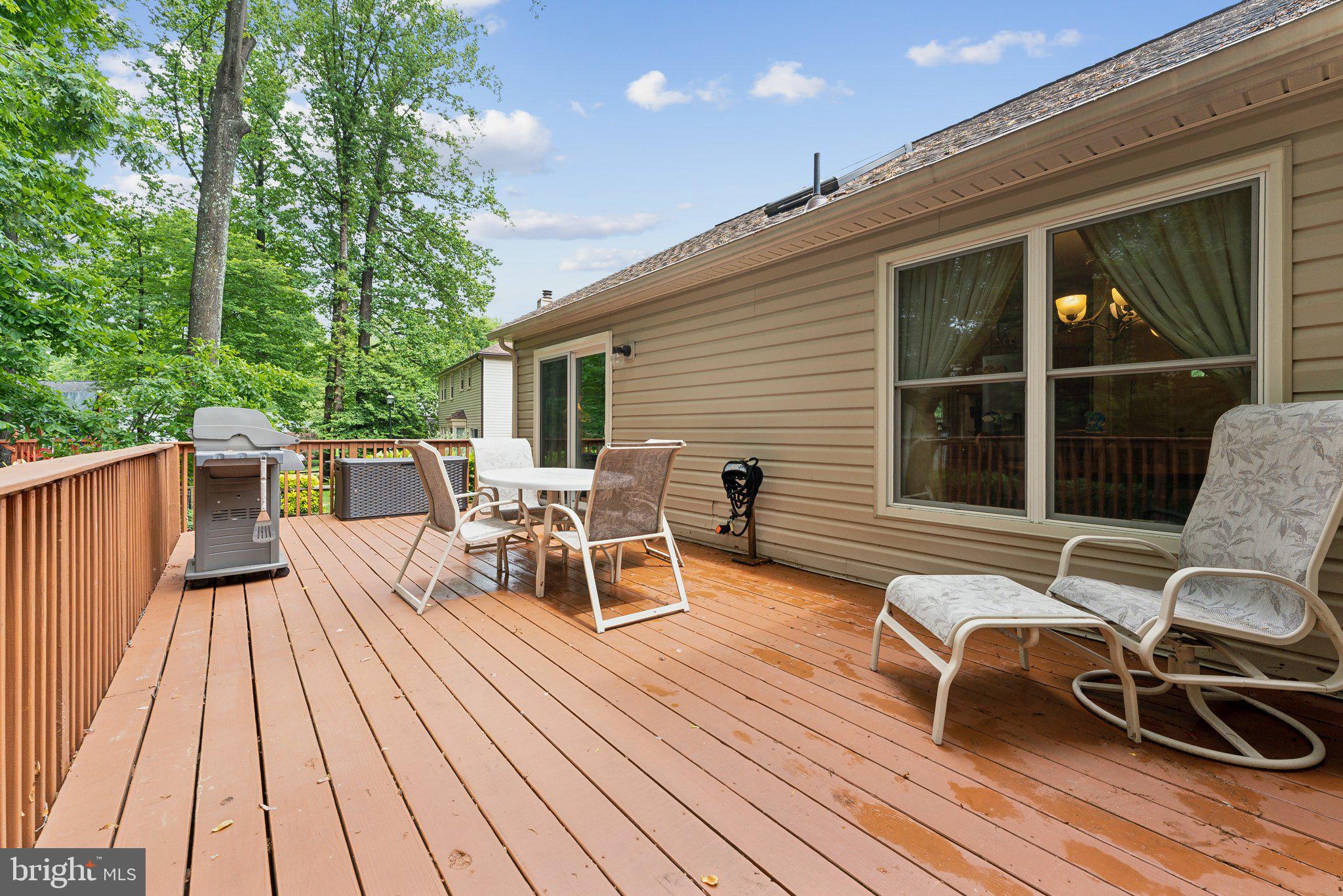6554 GLADEVIEW COURT
